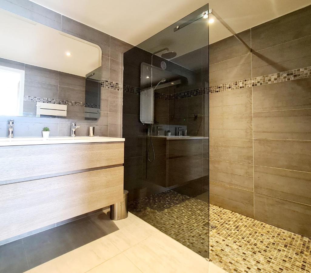 Magnifique Appartement Vue Mer - Grande Terrasse Et Piscine Bandol Exterior photo
