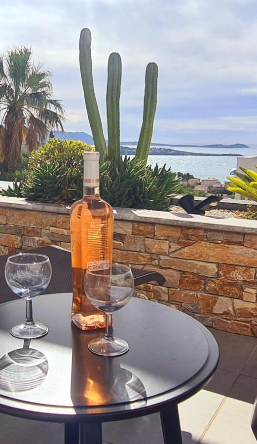 Magnifique Appartement Vue Mer - Grande Terrasse Et Piscine Bandol Exterior photo