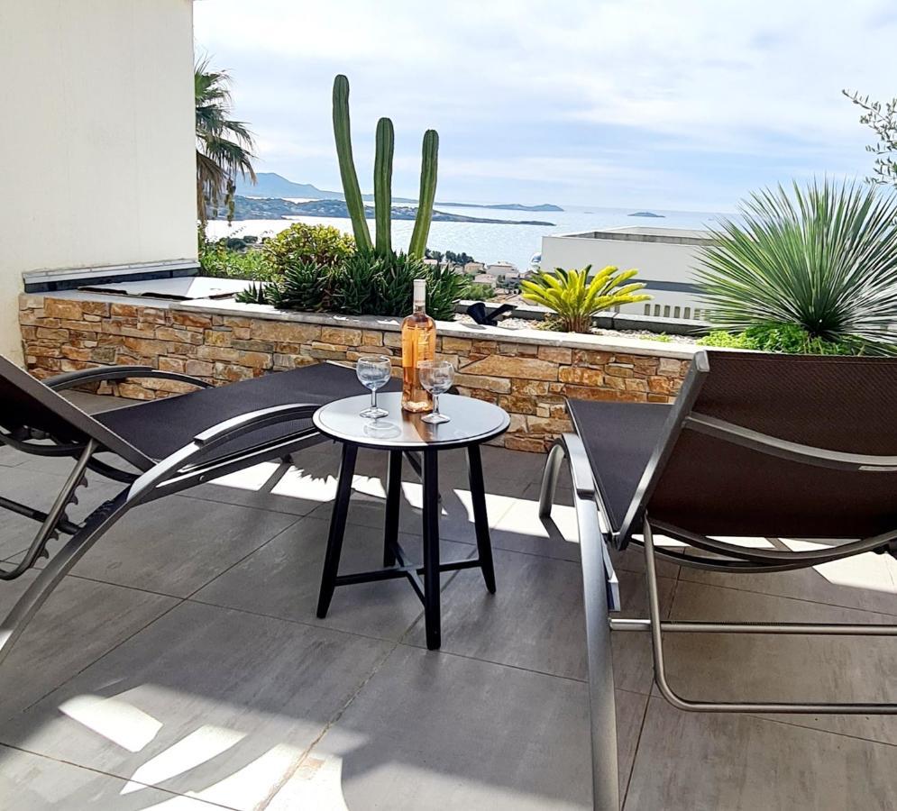 Magnifique Appartement Vue Mer - Grande Terrasse Et Piscine Bandol Exterior photo
